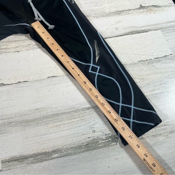 CW-X Women’s Capri Athletic Compression Tights 3/4 Stabilyx Size Medium - Picture 5 of 5